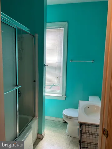 $1,000 | 1035 North 10th Street, Reading, PA 19604