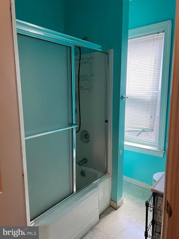 $1,000 | 1035 North 10th Street, Reading, PA 19604