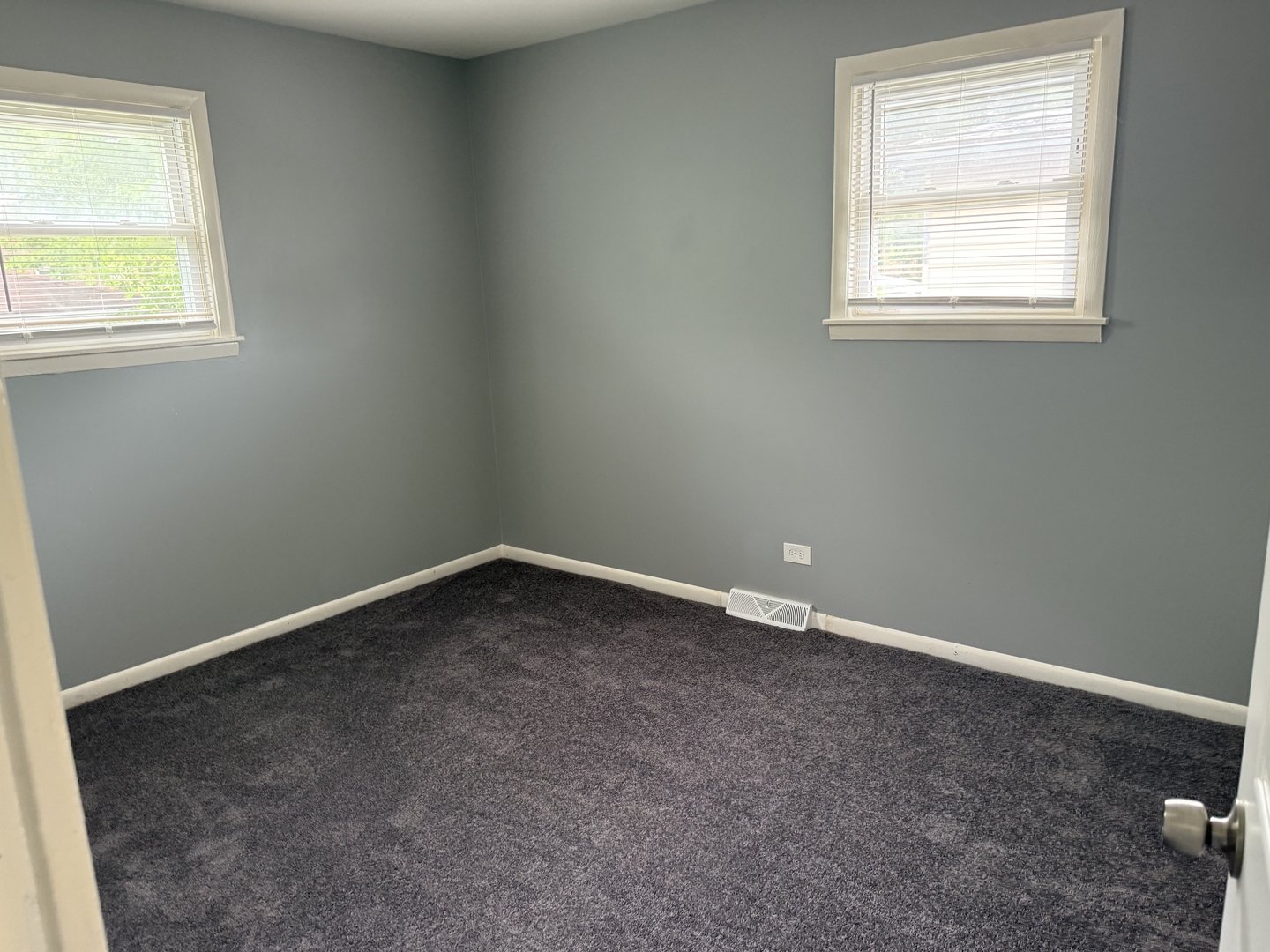 2352 West 157th Place Markham, IL 60426 - Photo 17 of 28 an empty room with a window