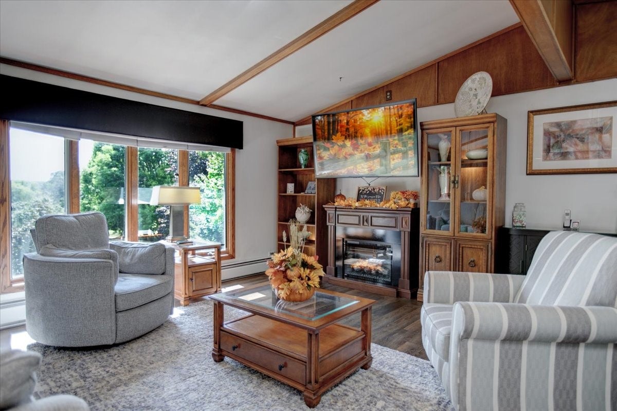 N4438 County Rd Y Menomonie, WI 54751 - Photo 10 of 56 Gallery Image 10