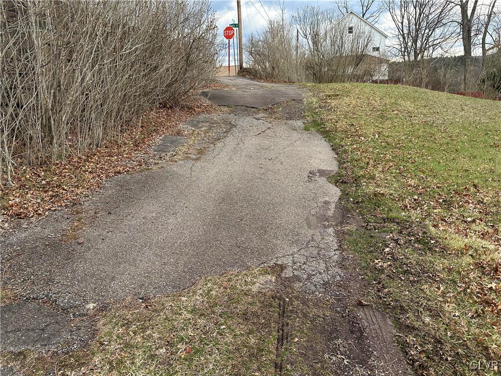 220 Entwistle Street Weatherly, PA 18255 - Photo 3 of 5