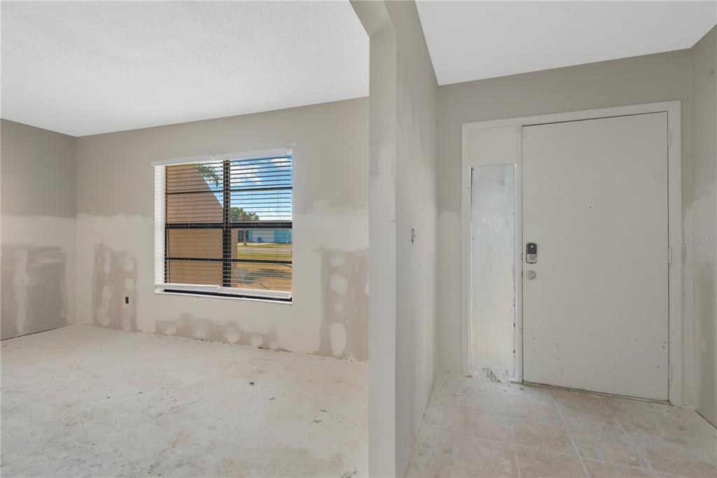 6507 Manila Palm Way Apollo Beach, FL 33572 - Photo 12 of 27