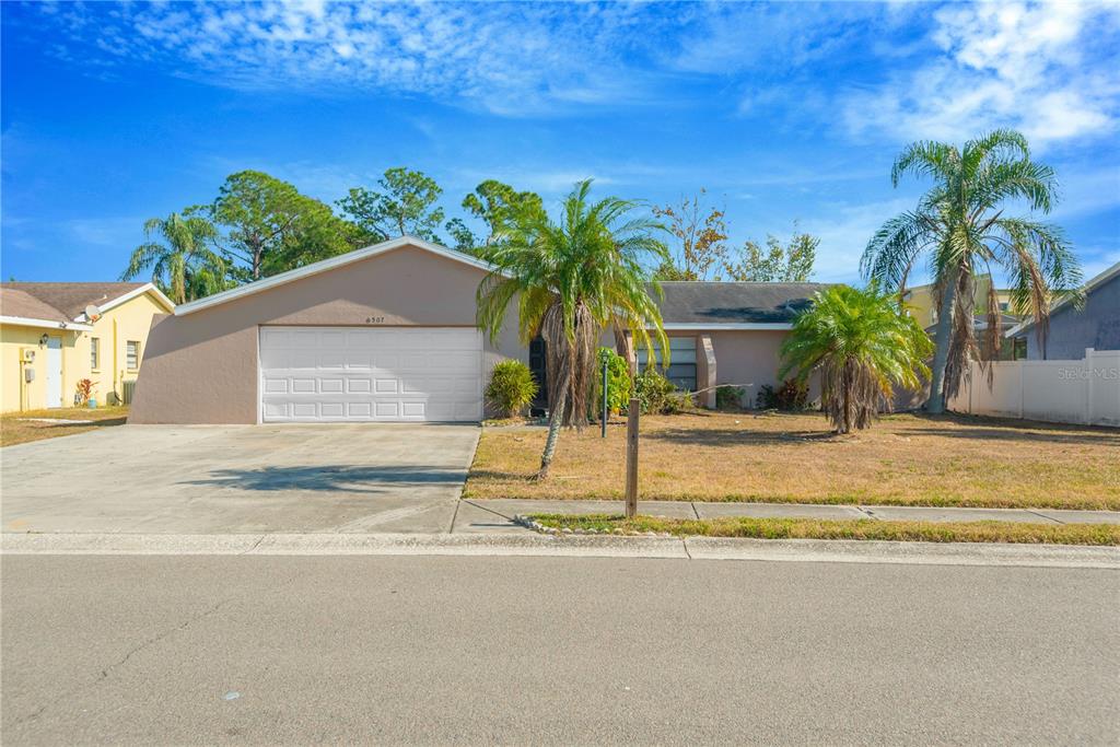 6507 Manila Palm Way Apollo Beach, FL 33572 - Photo 4 of 27