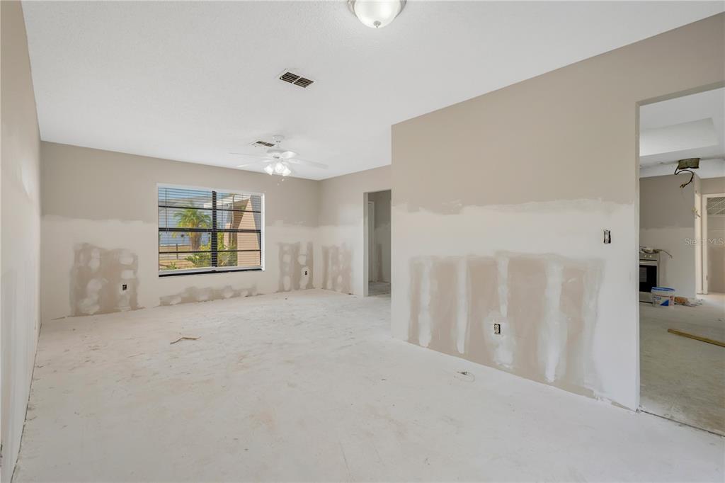 6507 Manila Palm Way Apollo Beach, FL 33572 - Photo 10 of 27