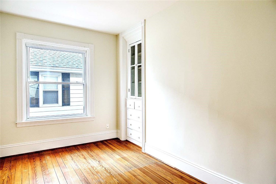 137 Hunts Avenue Pawtucket, RI 02861 - Photo 10 of 14