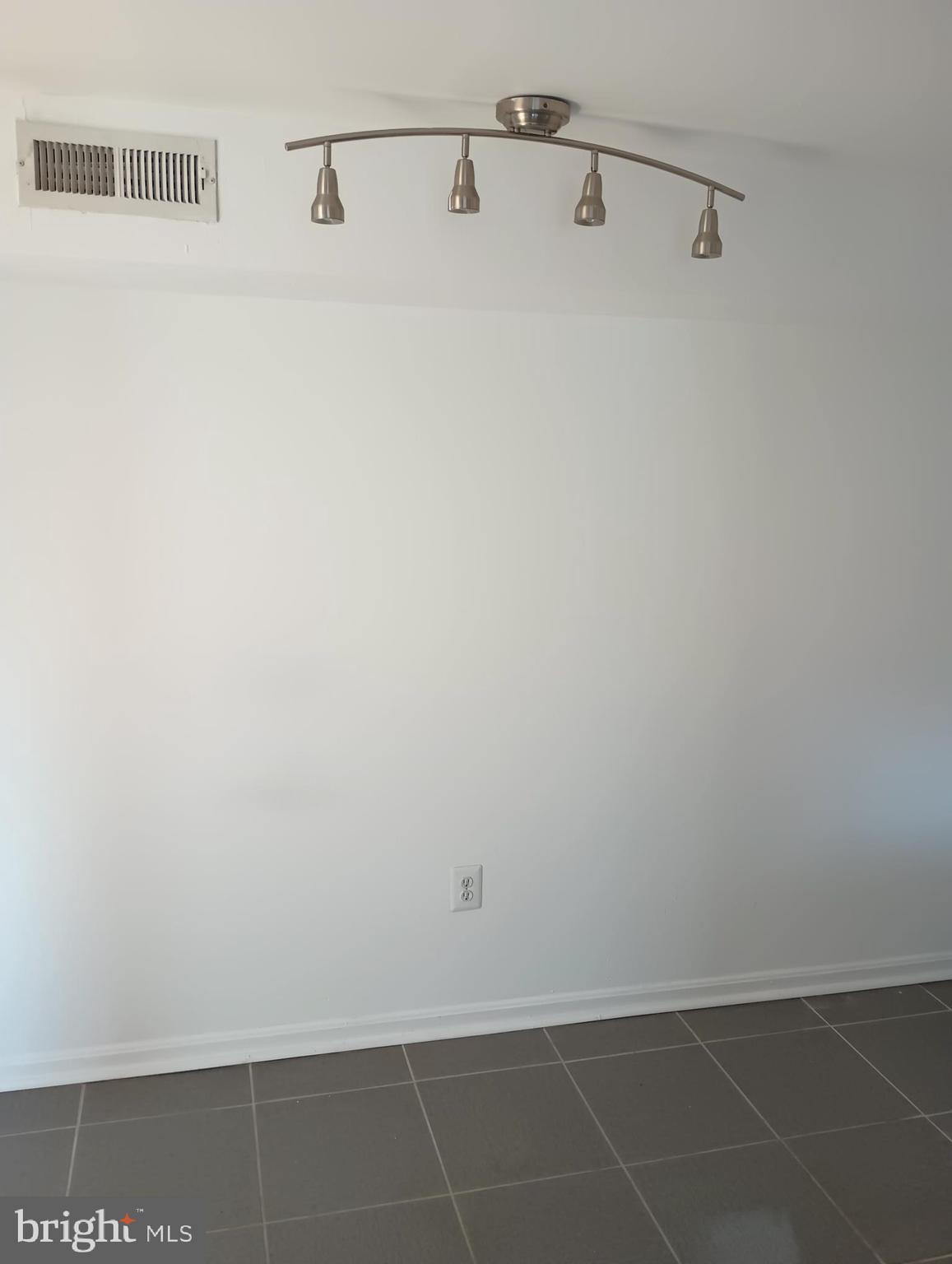 934 New Market Street, Unit 2R Philadelphia, PA 19123 - Photo 11 of 37
