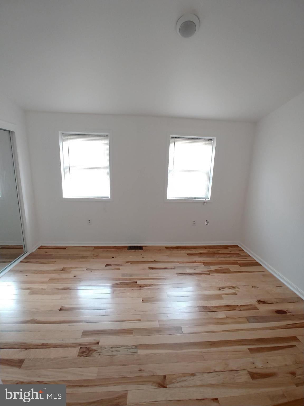 934 New Market Street, Unit 2R Philadelphia, PA 19123 - Photo 20 of 37
