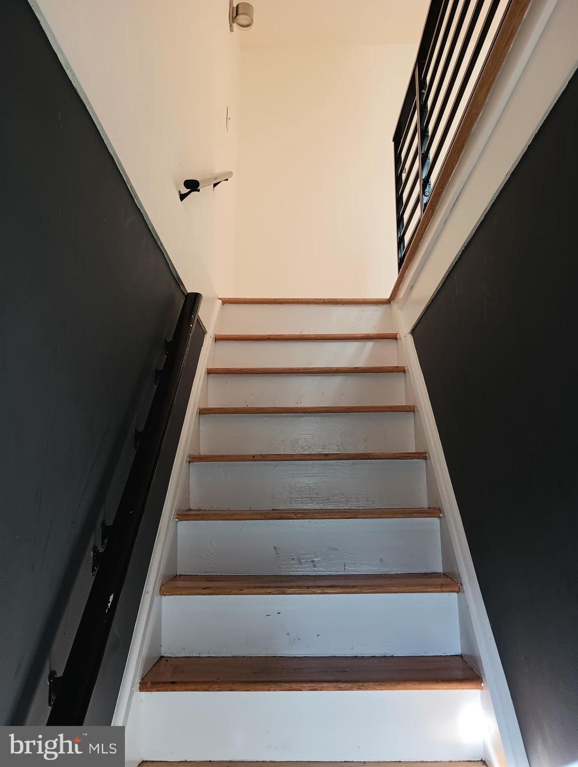 934 New Market Street, Unit 2R Philadelphia, PA 19123 - Photo 2 of 37