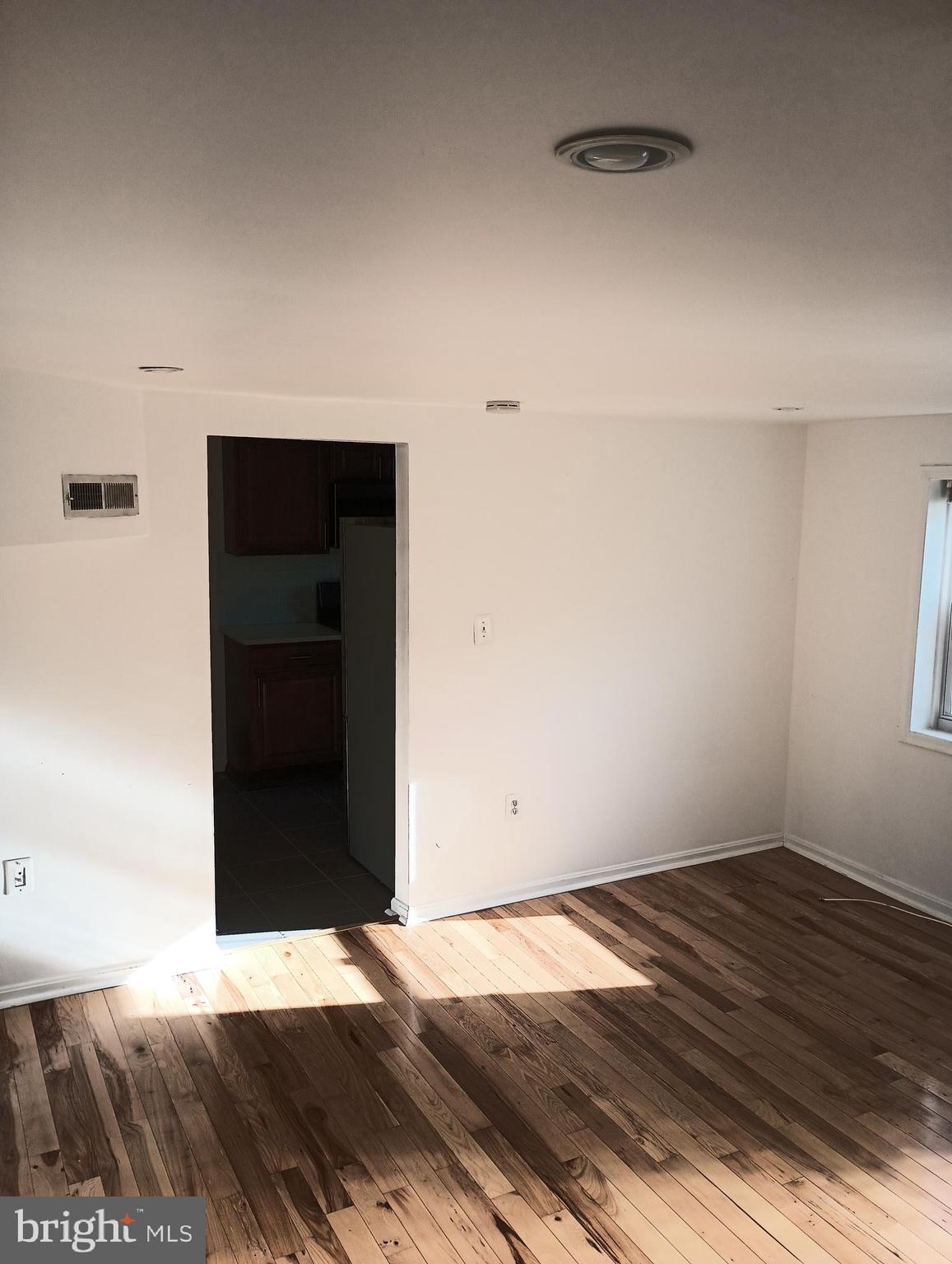 934 New Market Street, Unit 2R Philadelphia, PA 19123 - Photo 26 of 37