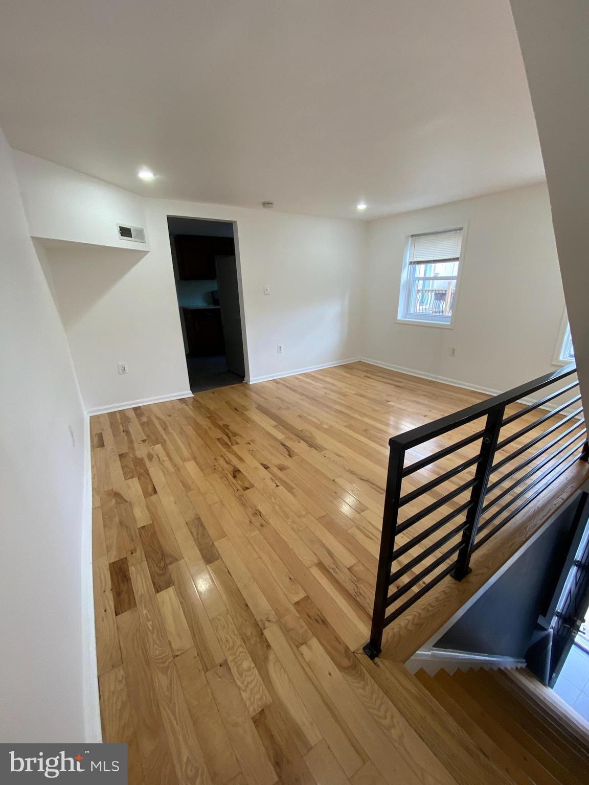934 New Market Street, Unit 2R Philadelphia, PA 19123 - Photo 3 of 37