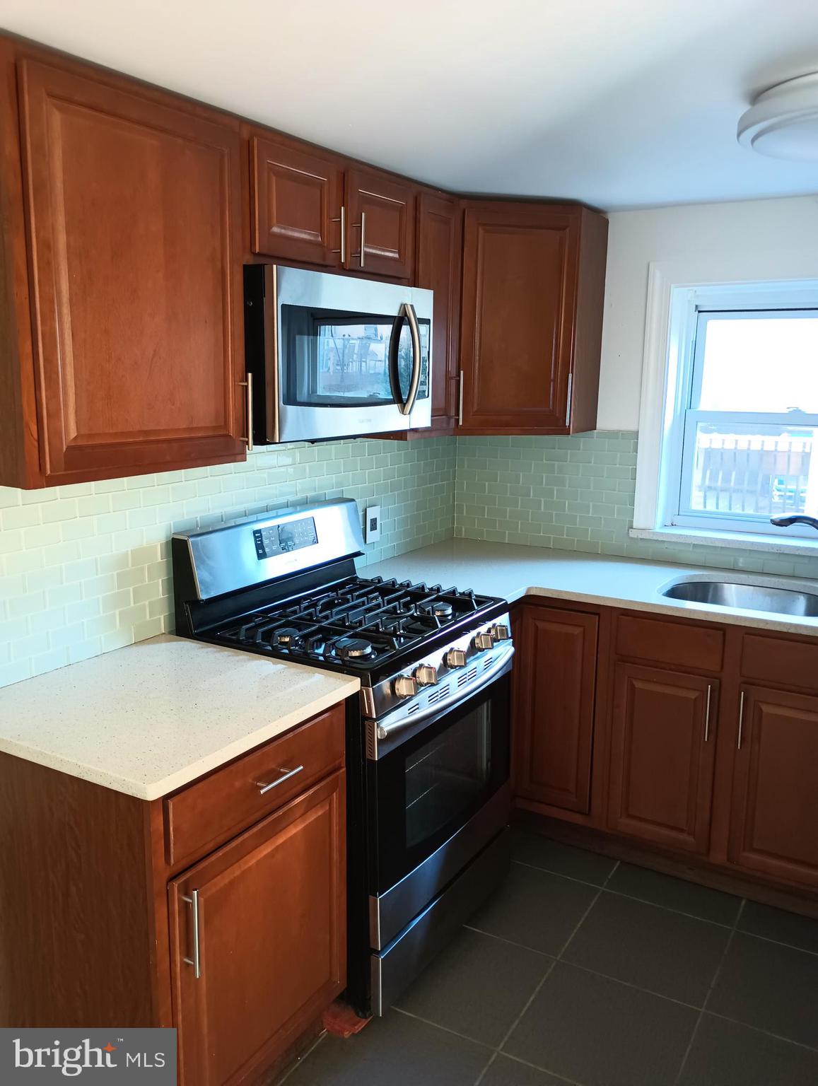 934 New Market Street, Unit 2R Philadelphia, PA 19123 - Photo 9 of 37