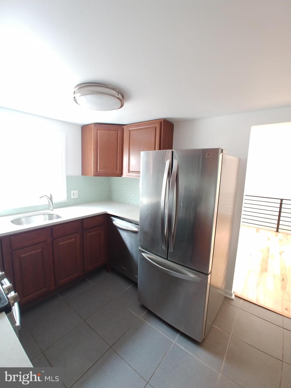 934 New Market Street, Unit 2R Philadelphia, PA 19123 - Photo 10 of 37