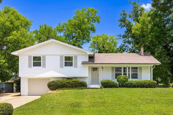 $329,999 | 4305 Thunderbird Drive, Chattanooga, TN 37406