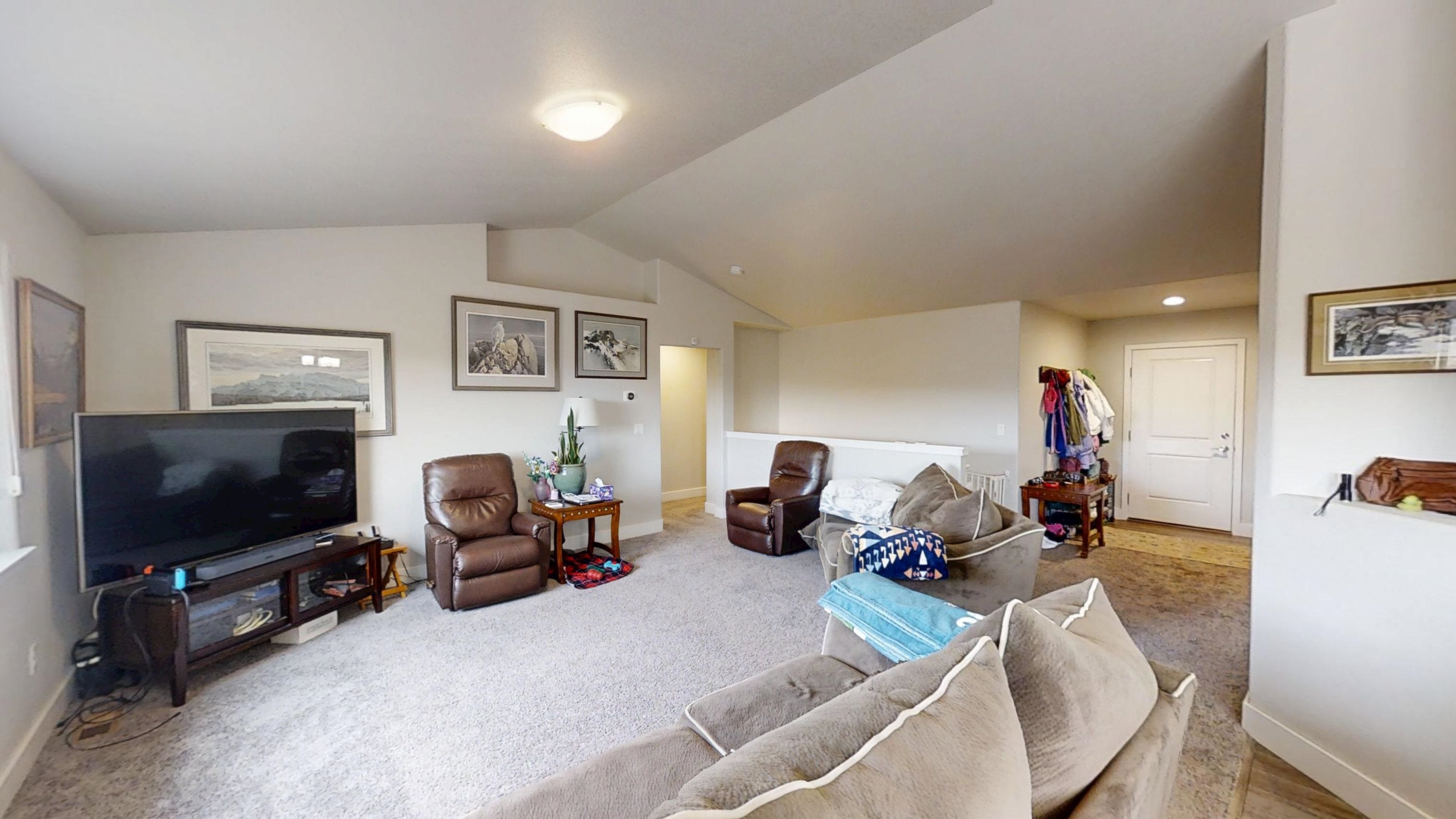 6716 Rogue River Road Casper, WY 82604 - Photo 3 of 39