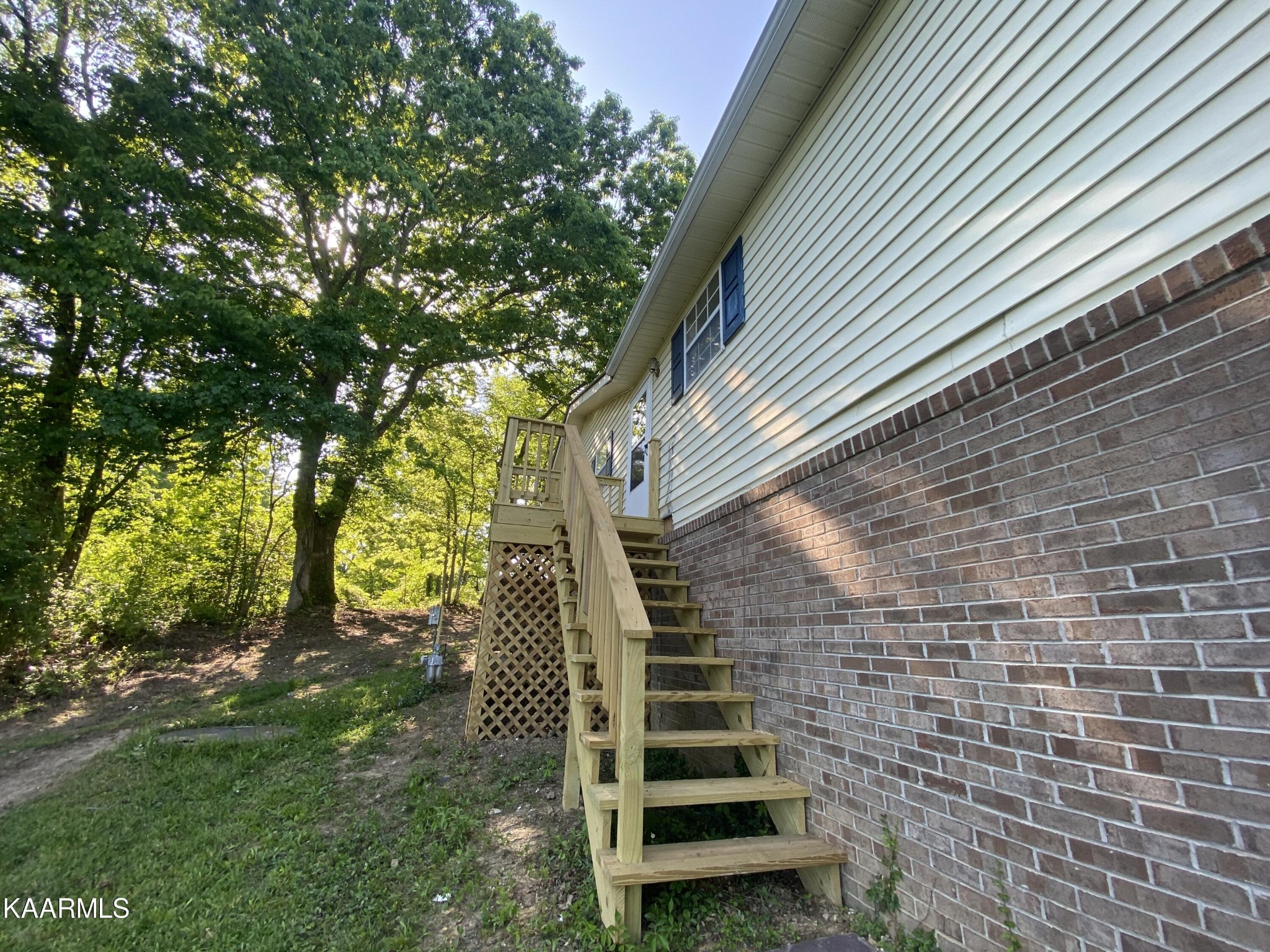 132 Dustin Lane Oneida, TN 37841 - Photo 5 of 27 a view of outdoor space and yard
