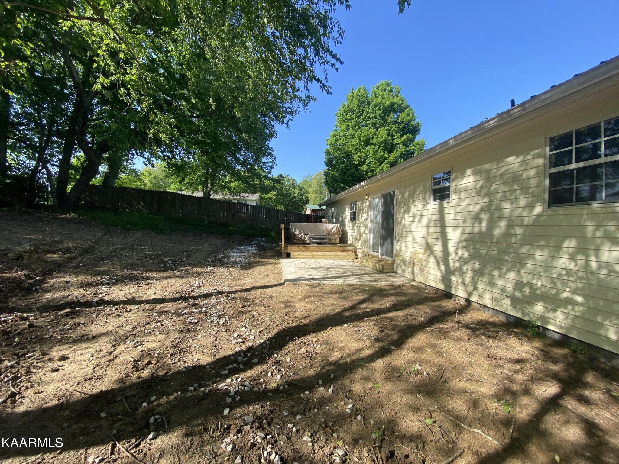 132 Dustin Lane Oneida, TN 37841 - Photo 7 of 27 a view of backyard with green space