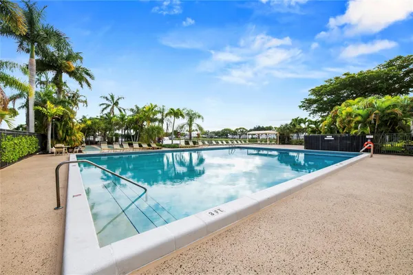 $230,000 | 5510 Lakeside Drive, Unit 106, Margate, FL 33063