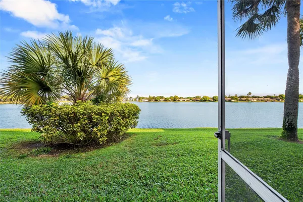 $230,000 | 5510 Lakeside Drive, Unit 106, Margate, FL 33063