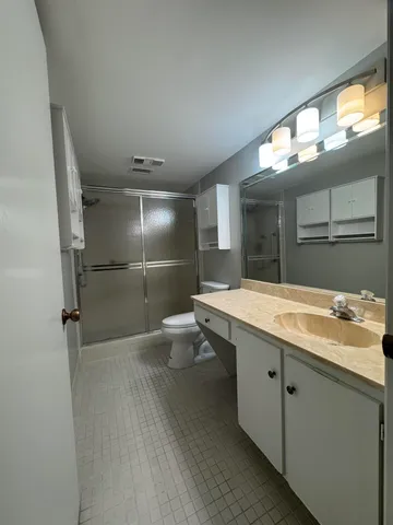 $1,950 | 7281 Amberly Lane, Unit 206, Delray Beach, FL 33446