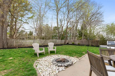 $899,000 | 7 Meadowbrook Drive, Barrington, RI 02806