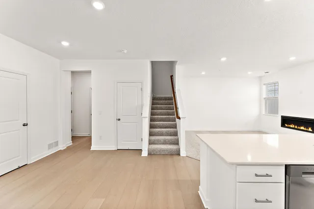 $2,450 | 2239 Tyrone Drive South, Shakopee, MN 55379