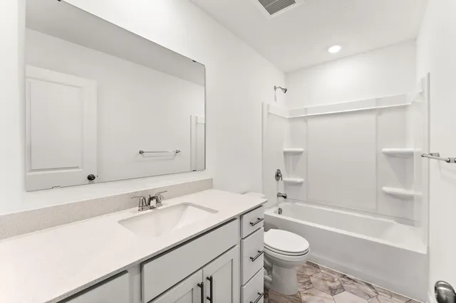 $2,450 | 2239 Tyrone Drive South, Shakopee, MN 55379