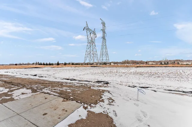 $2,450 | 2239 Tyrone Drive South, Shakopee, MN 55379