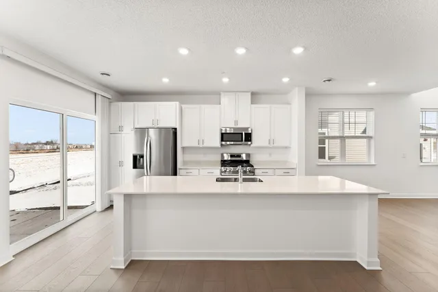 $2,450 | 2239 Tyrone Drive South, Shakopee, MN 55379