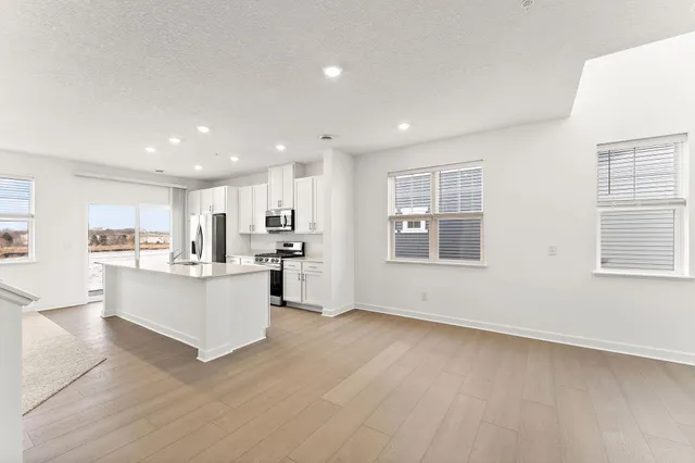 $2,450 | 2239 Tyrone Drive South, Shakopee, MN 55379