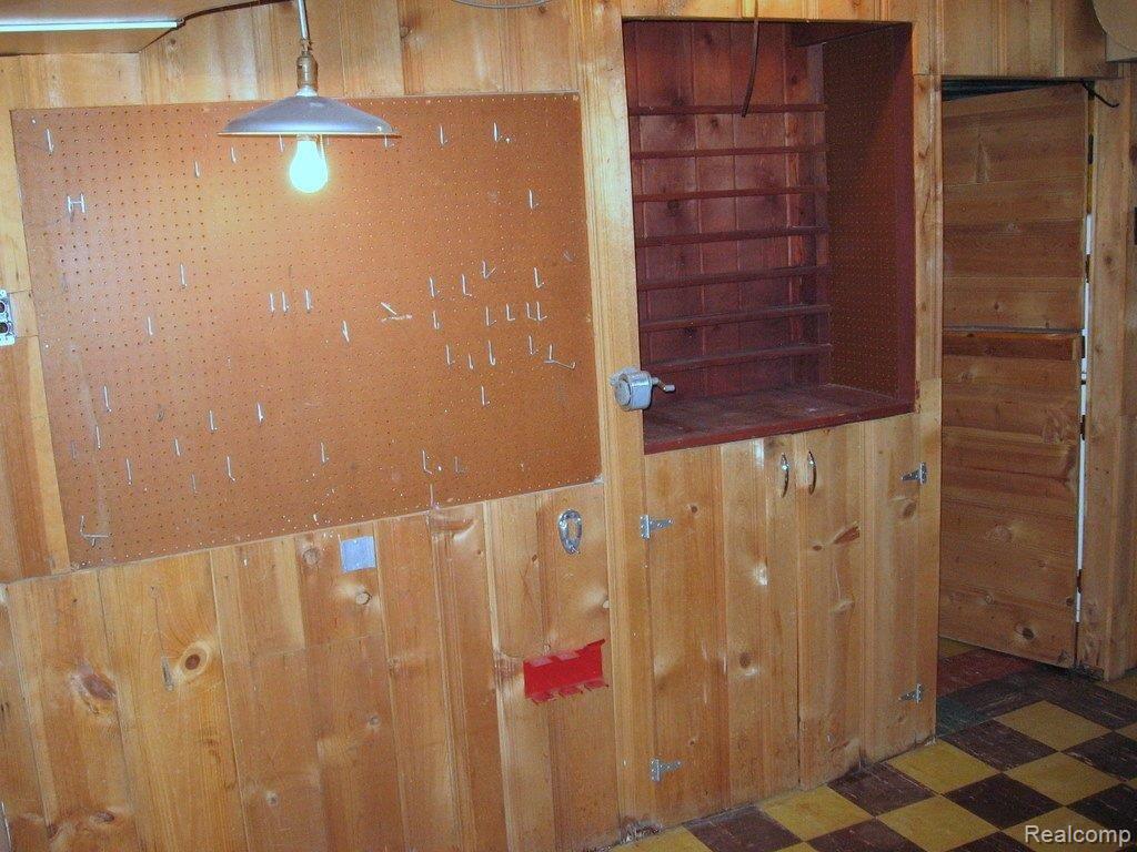 3951 Amherst Road Royal Oak, MI 48073 - Photo 15 of 24 Workroom