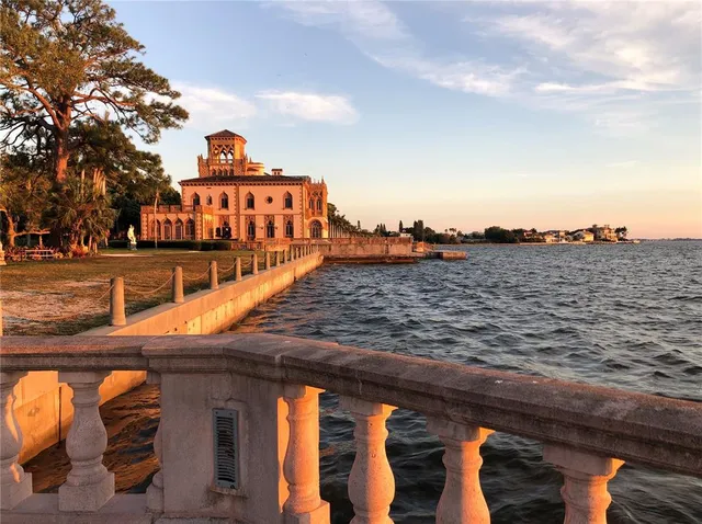 $2,650 | 3605 Iroquois Avenue, Sarasota, FL 34234