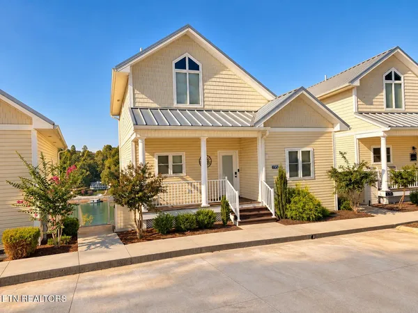 $439,000 | 195 North Deer Vlg Lane, Unit B, La Follette, TN 37766