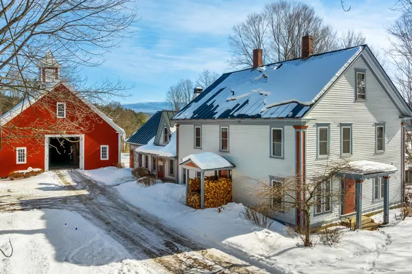 $630,000 | 68 Doe Lane, Newbury, VT 05051