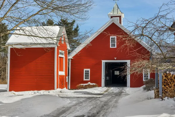 $630,000 | 68 Doe Lane, Newbury, VT 05051
