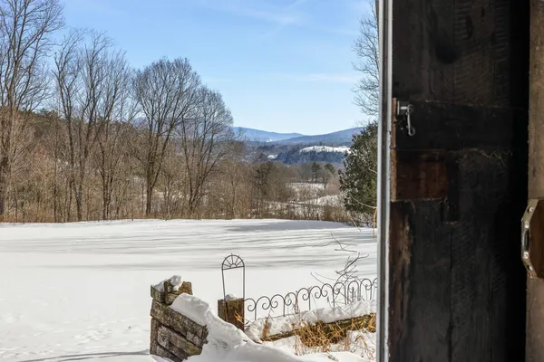 $630,000 | 68 Doe Lane, Newbury, VT 05051