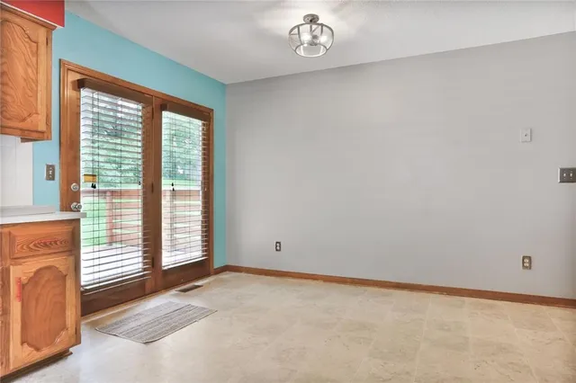 $317,000 | 1412 Northwest 63rd Terrace, Kansas City, MO 64118