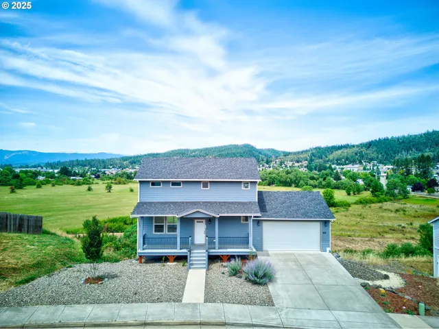$430,000 | 845 Forest Heights Street, Sutherlin, OR 97479