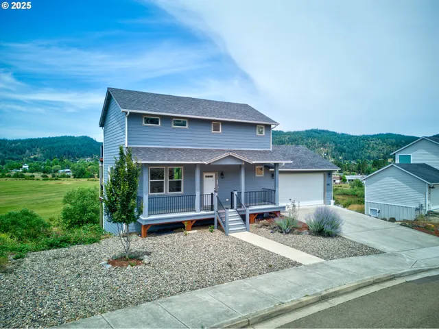 $430,000 | 845 Forest Heights Street, Sutherlin, OR 97479