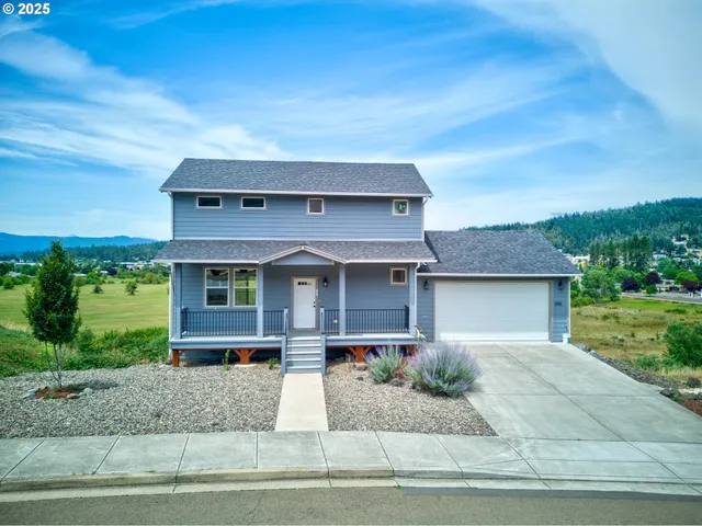 $430,000 | 845 Forest Heights Street, Sutherlin, OR 97479