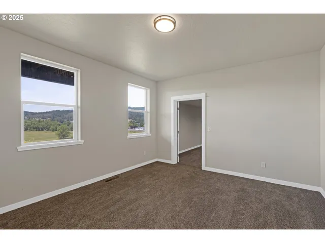 $430,000 | 845 Forest Heights Street, Sutherlin, OR 97479