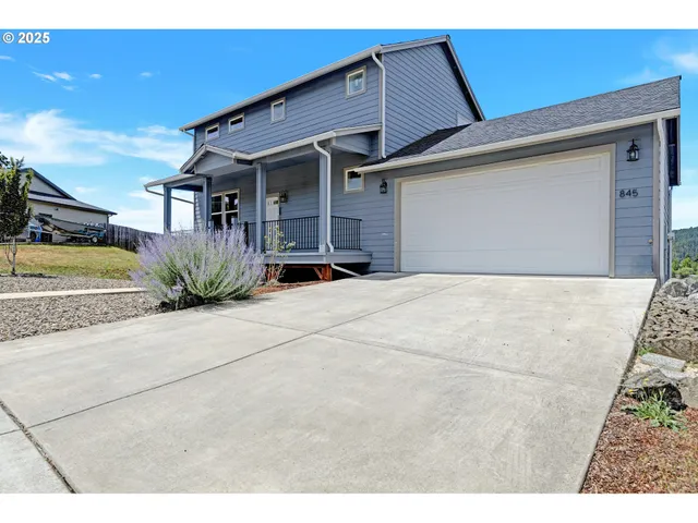 $430,000 | 845 Forest Heights Street, Sutherlin, OR 97479