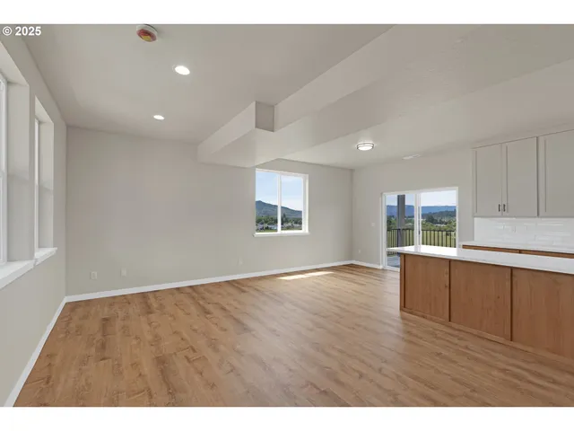 $430,000 | 845 Forest Heights Street, Sutherlin, OR 97479