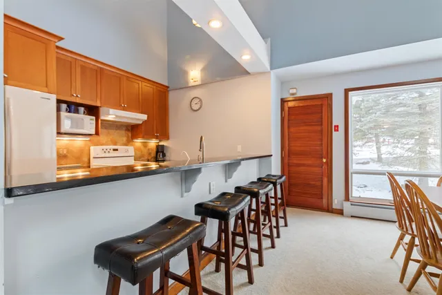 $699,000 | 4 L Trailside Village Way, Unit H34, West Dover, VT 05356