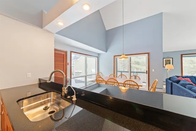 $699,000 | 4 L Trailside Village Way, Unit H34, West Dover, VT 05356