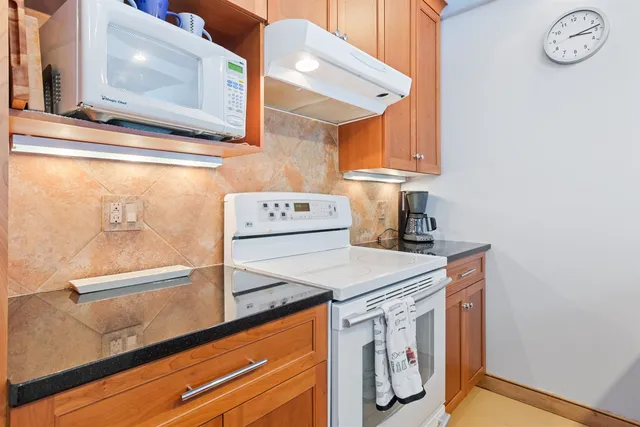 $699,000 | 4 L Trailside Village Way, Unit H34, West Dover, VT 05356