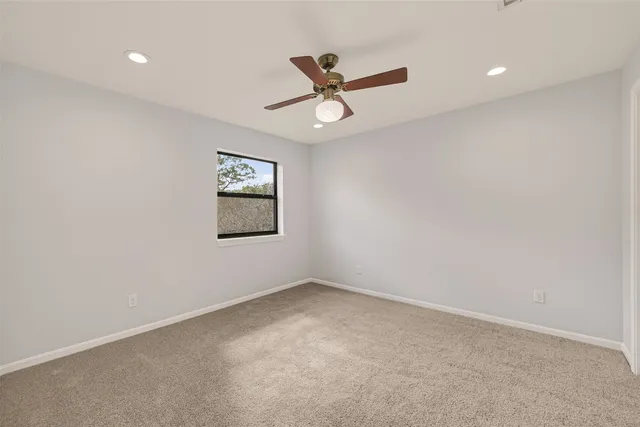 $3,995 | 16 Town Oaks Place, Bellaire, TX 77401