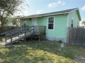 $1,100 | 818 South Arch Street, Aransas Pass, TX 78336