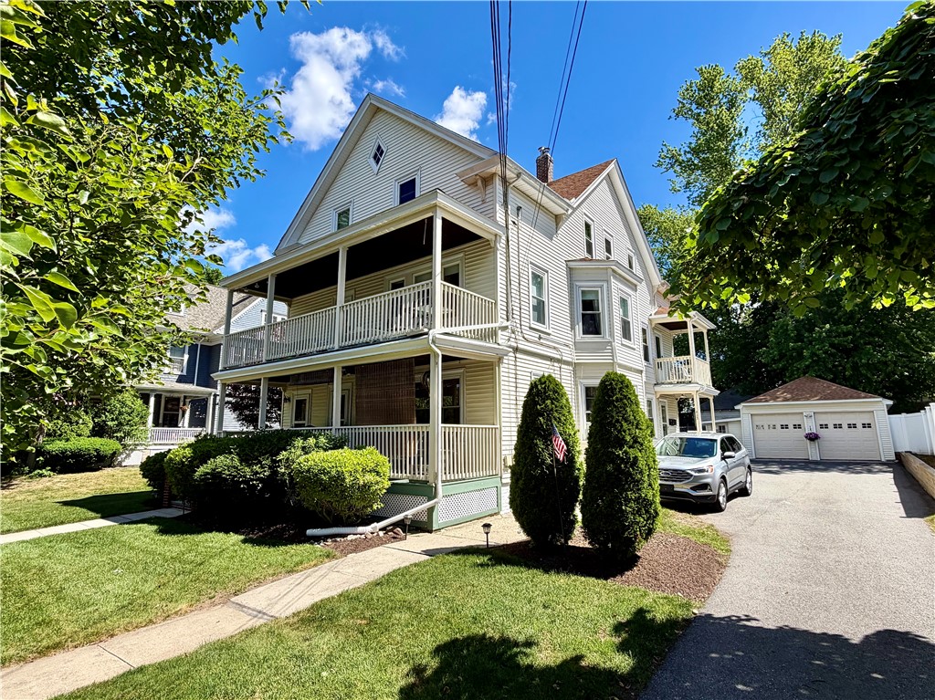 415 Harris Avenue Woonsocket, RI 02895 - Photo 4 of 46