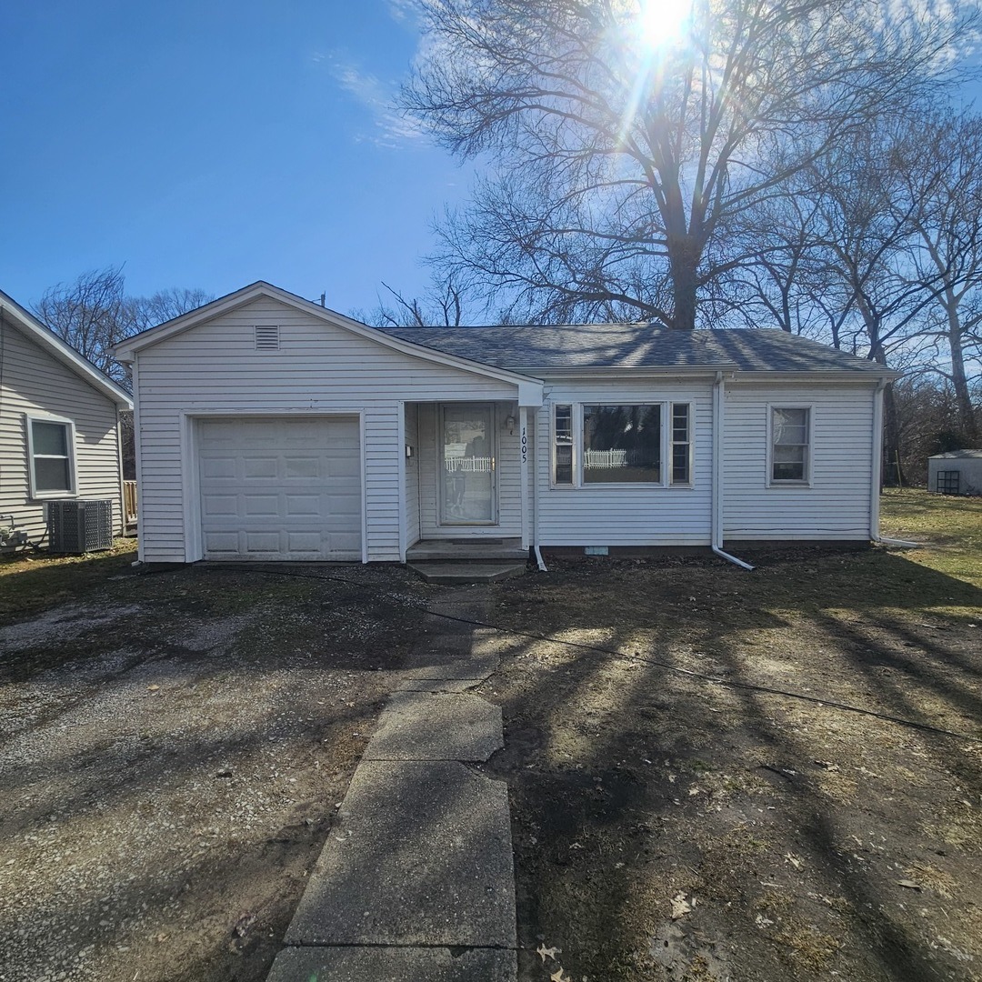 1005 Pace Avenue Mount Vernon, IL 62864 - Photo 3 of 23