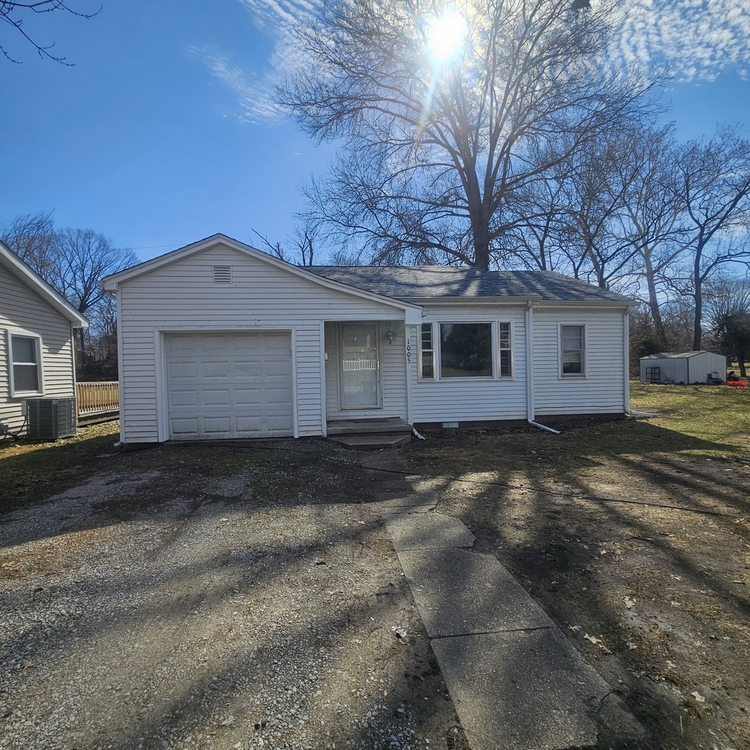 1005 Pace Avenue Mount Vernon, IL 62864 - Photo 4 of 23